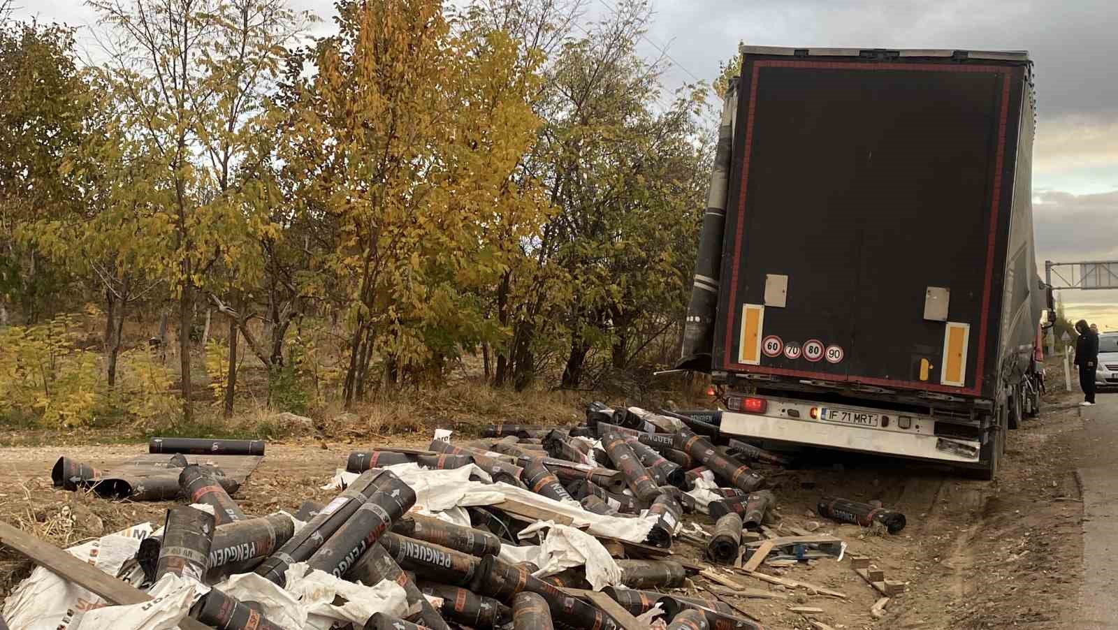 kavsaga-asiri-hizla-giren-tir-otomobile-carpti-1-olu