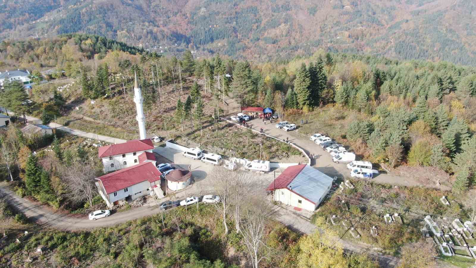 kayip-anne-ve-oglunu-arama-calismalari-altinci-gununde-devam-ediyor