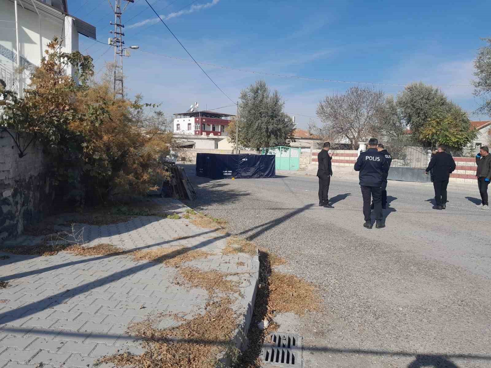 kazada-cocugunun-olumunden-sorumlu-tuttugu-surucuyu-oldurdu