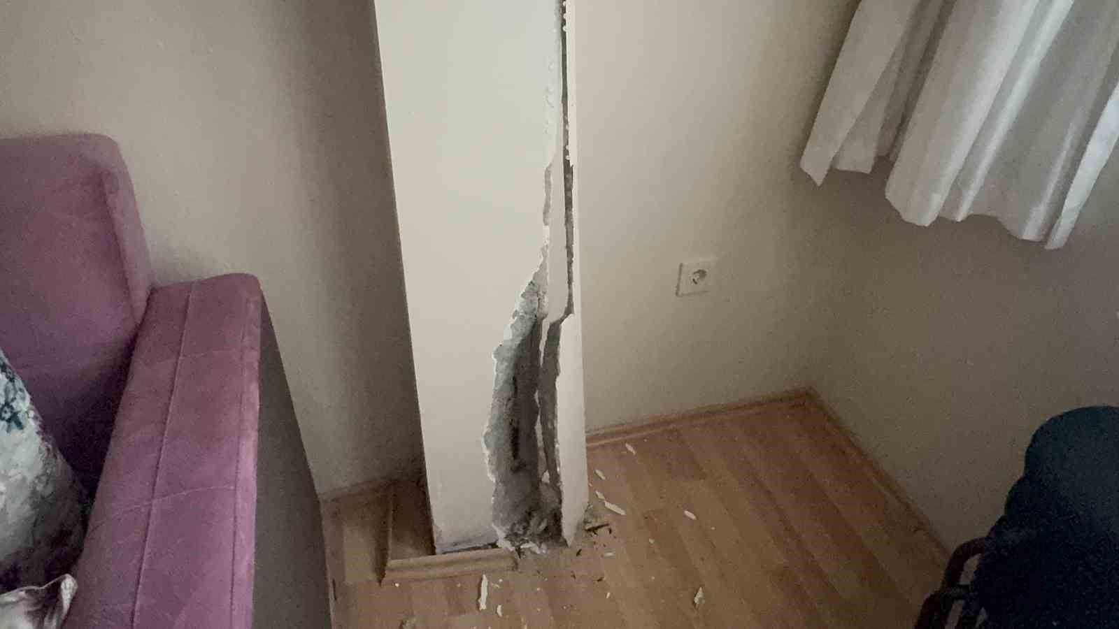 kocaelide-kolonlari-catlayan-bir-bina-daha-bosaltildi