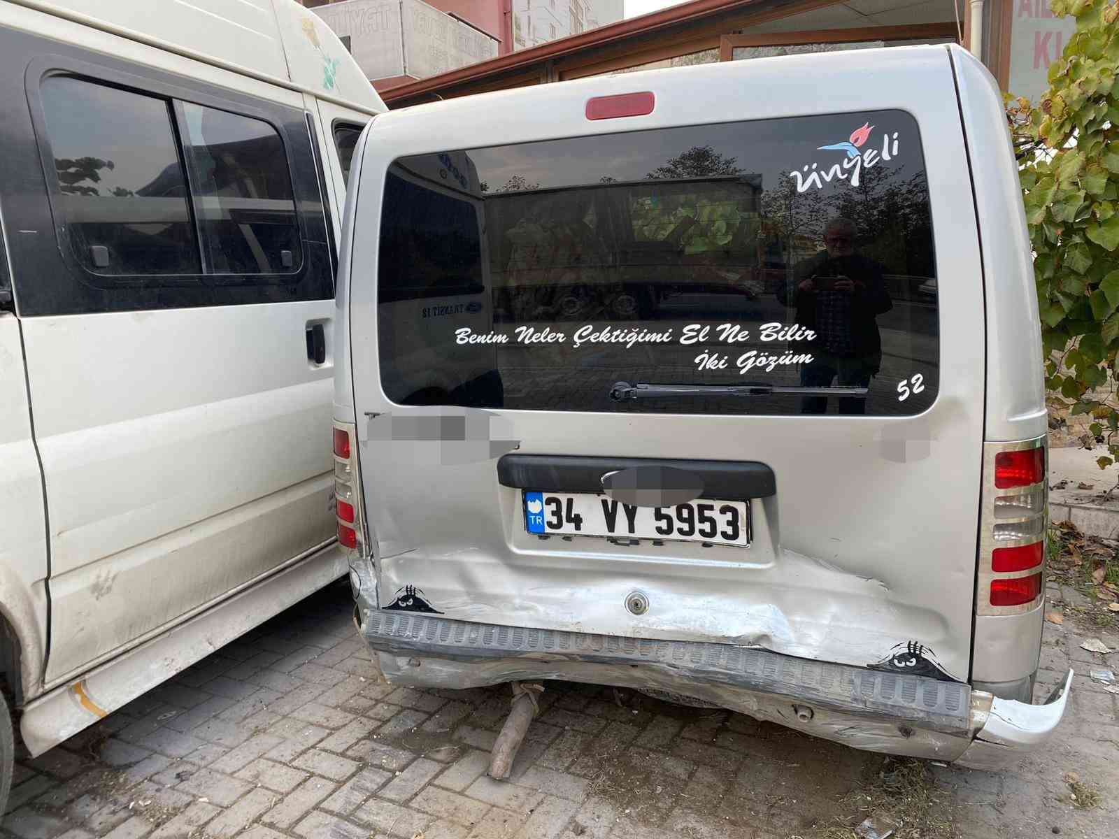 kocaelide-kontrolden-cikan-otomobil-dehset-sacti-1-olu-3-yarali