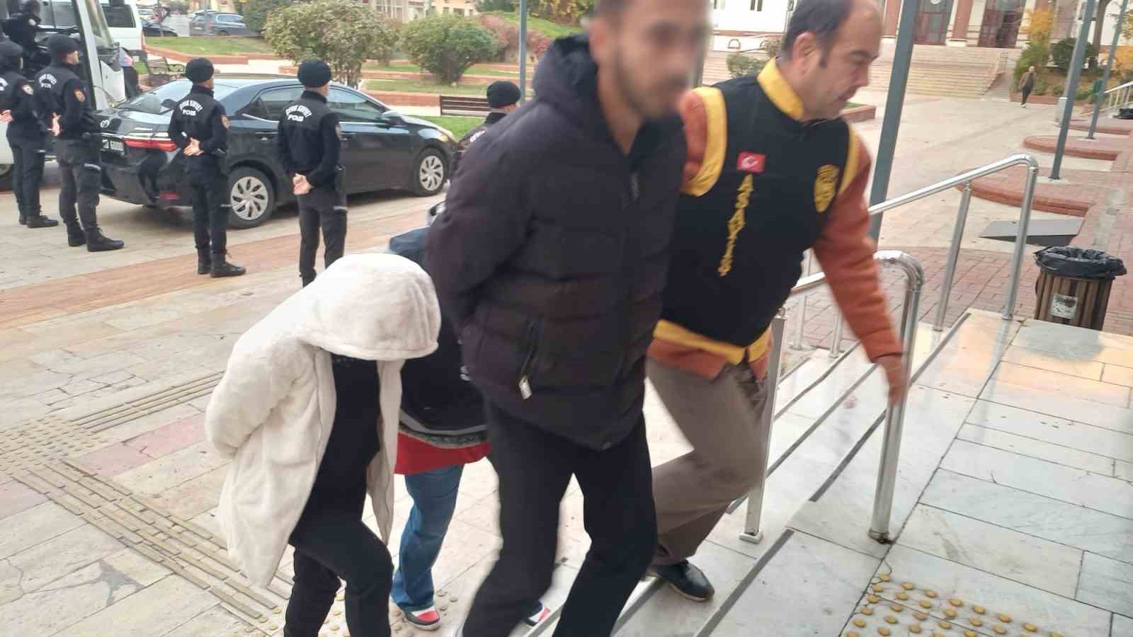 luks-araclar-icin-on-odeme-vaadiyle-vatandaslari-dolandirdilar