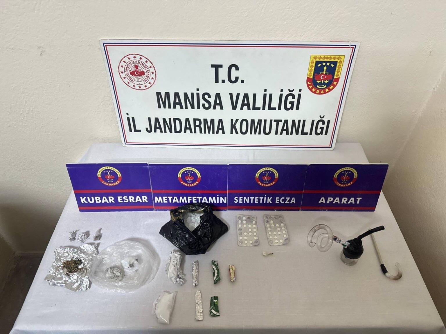 manisa-jandarmasindan-uyusturucu-operasyonu-3-tutuklama