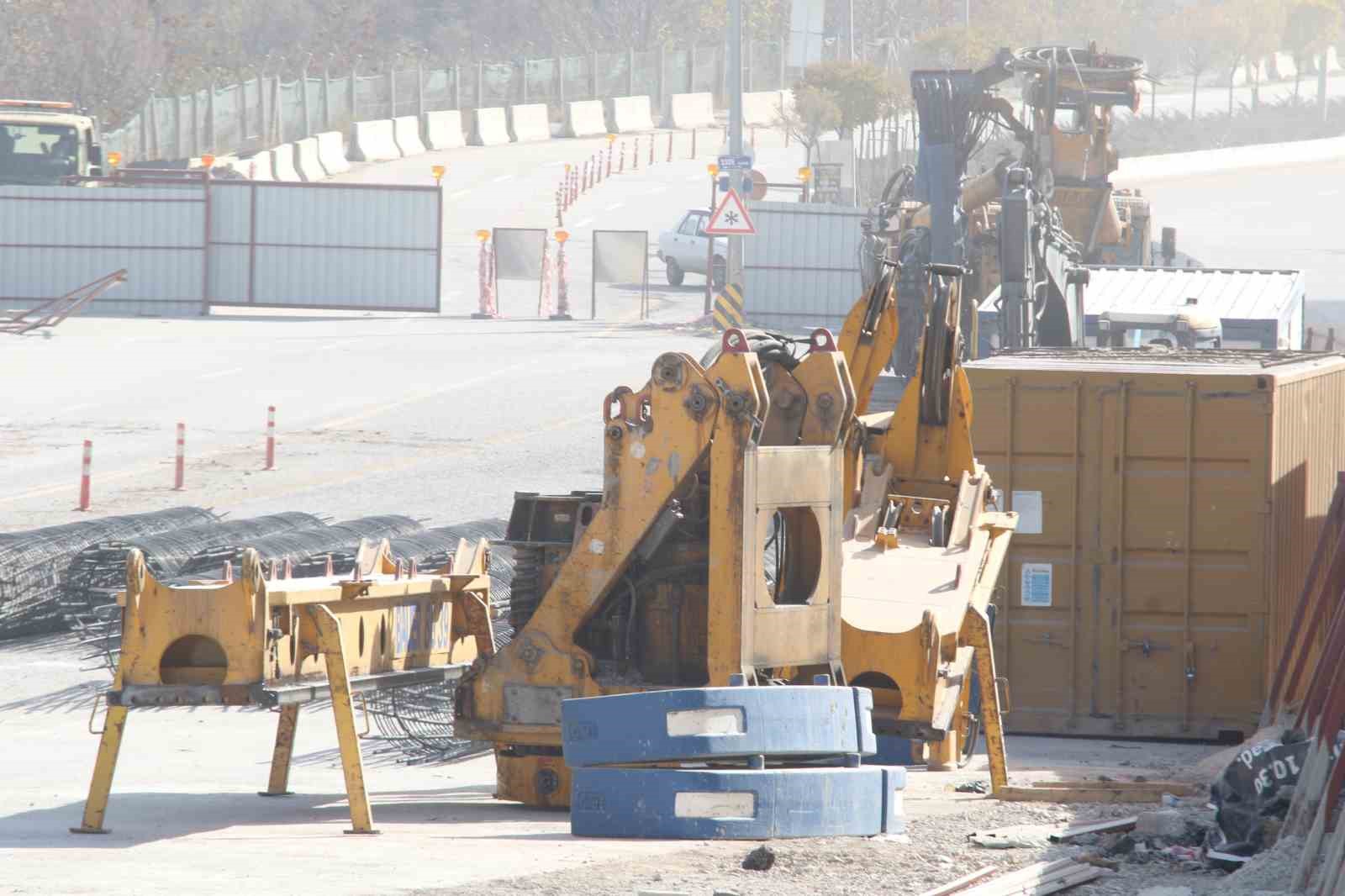 mansur-yavasin-temelini-attigi-mamak-metrosu-ortada-kaldi