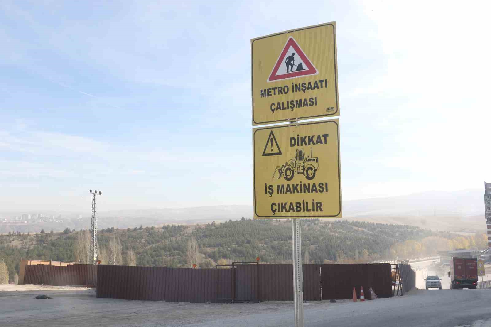 mansur-yavasin-temelini-attigi-mamak-metrosu-ortada-kaldi