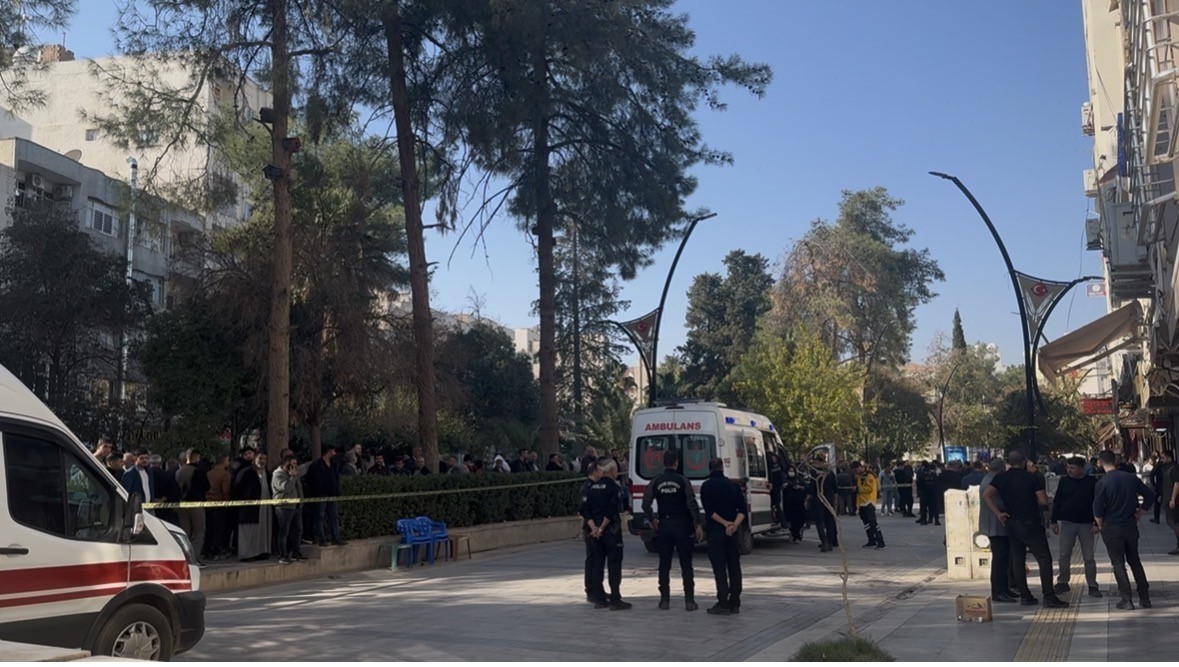 mardinde-kuyumcular-arasinda-cikan-kavgada-3-kisi-yaralandi