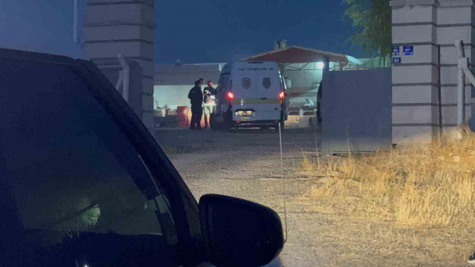 miras-kavgasinda-kan-akti-amcasini-ve-3-kisiyi-bicakladi