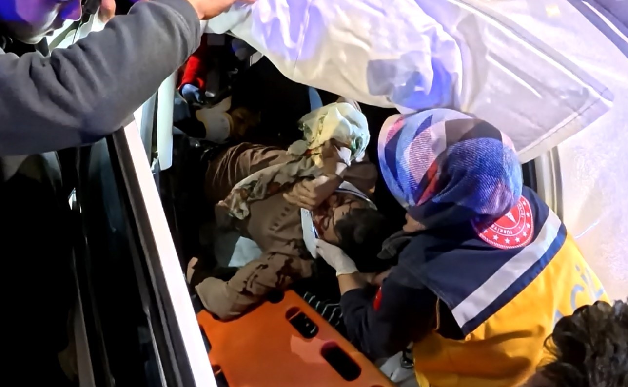 otomobil-direge-saplandi-2-agir-yarali