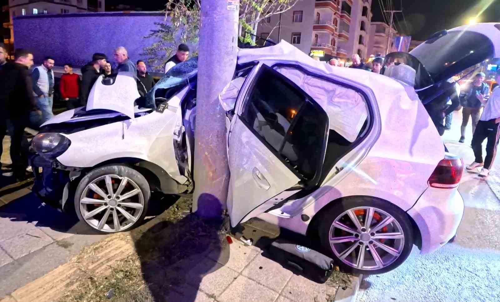 otomobil-direge-saplandi-2-agir-yarali