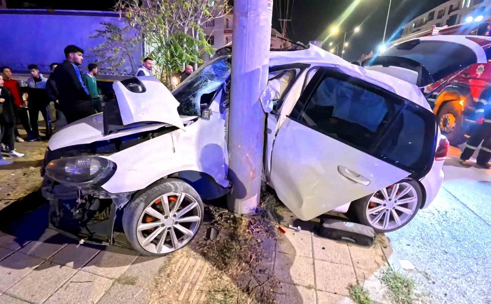 otomobil-direge-saplandi-2-agir-yarali