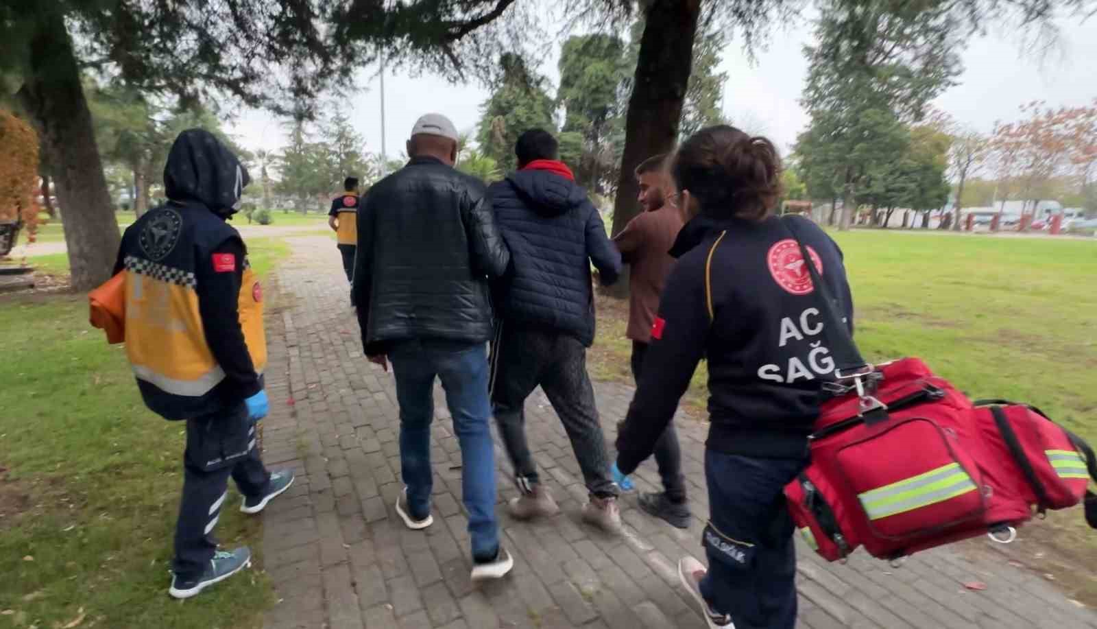 parkta-alkol-alip-sizan-sahis-hastanelik-oldu