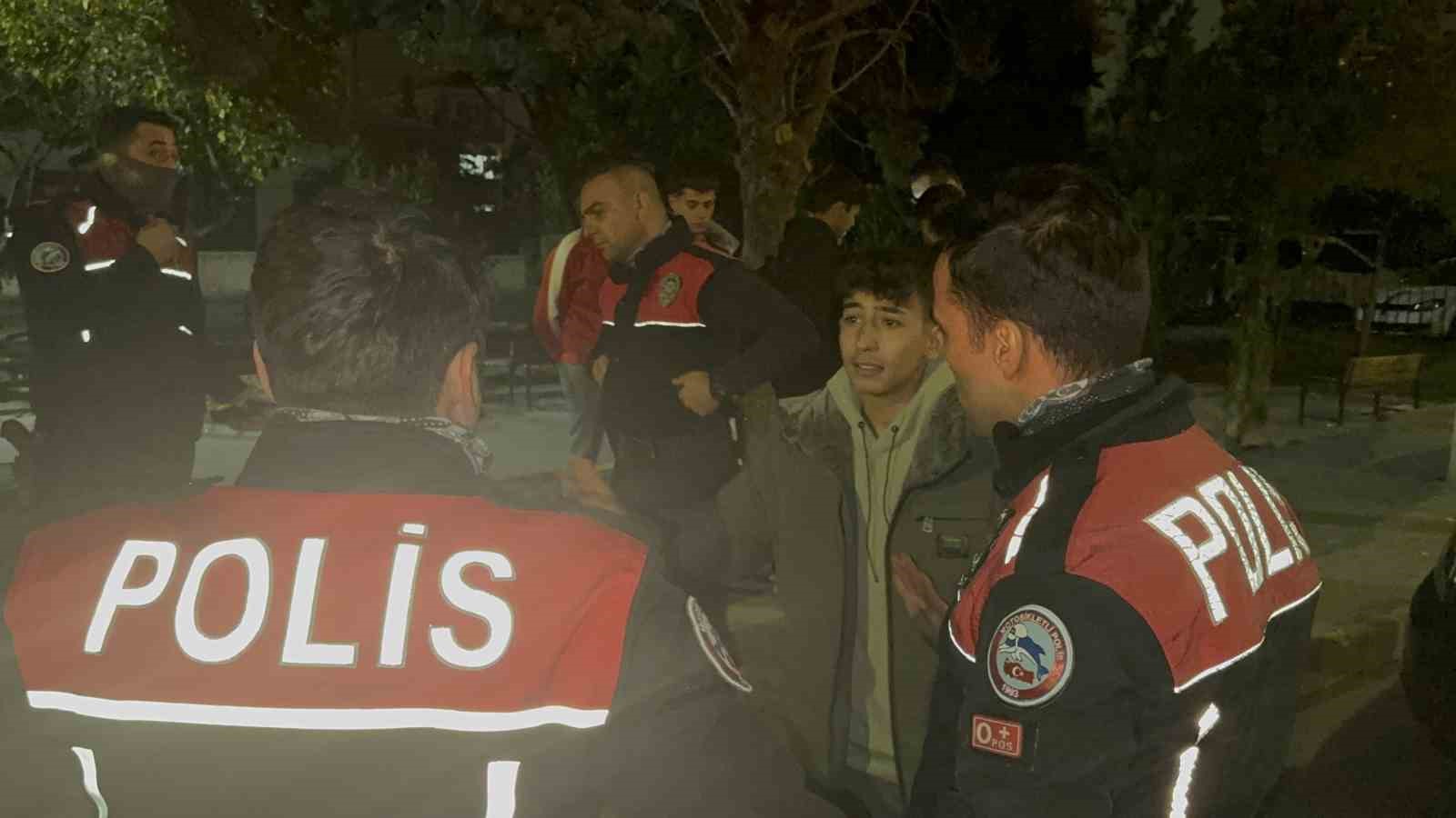 parkta-otururken-tanimadigi-sahis-tarafindan-bicaklandi