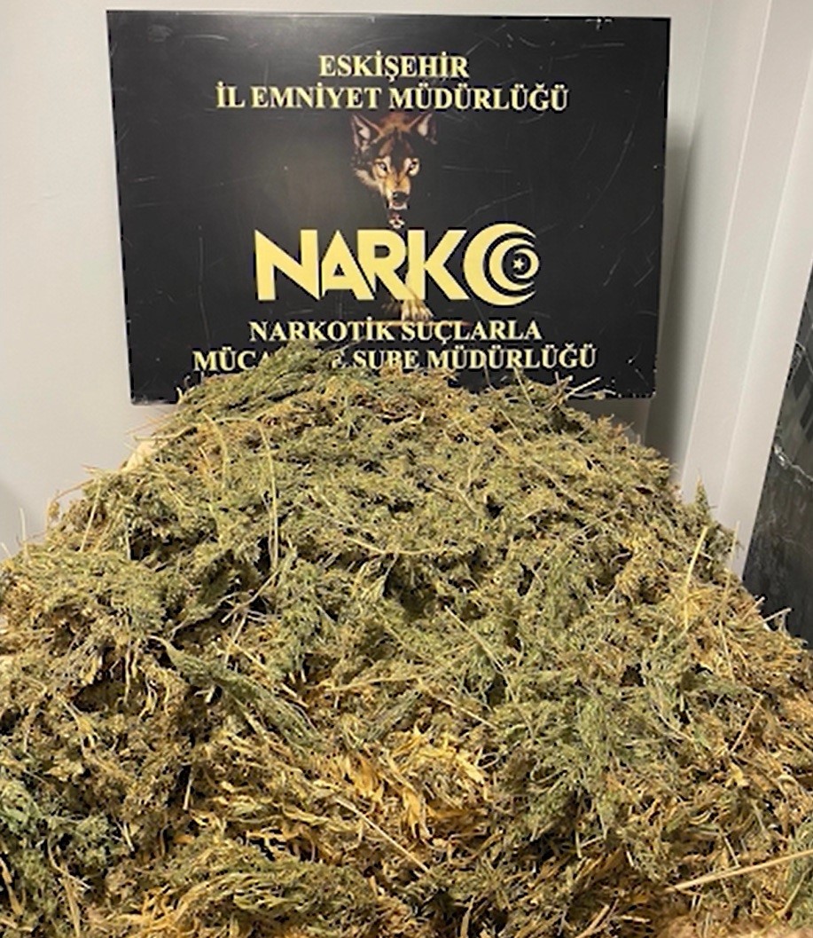 patates-cuvallarina-gizlenmis-14-kilo-40-gram-esrar-ele-gecirildi-2-kisi-tutuklandi