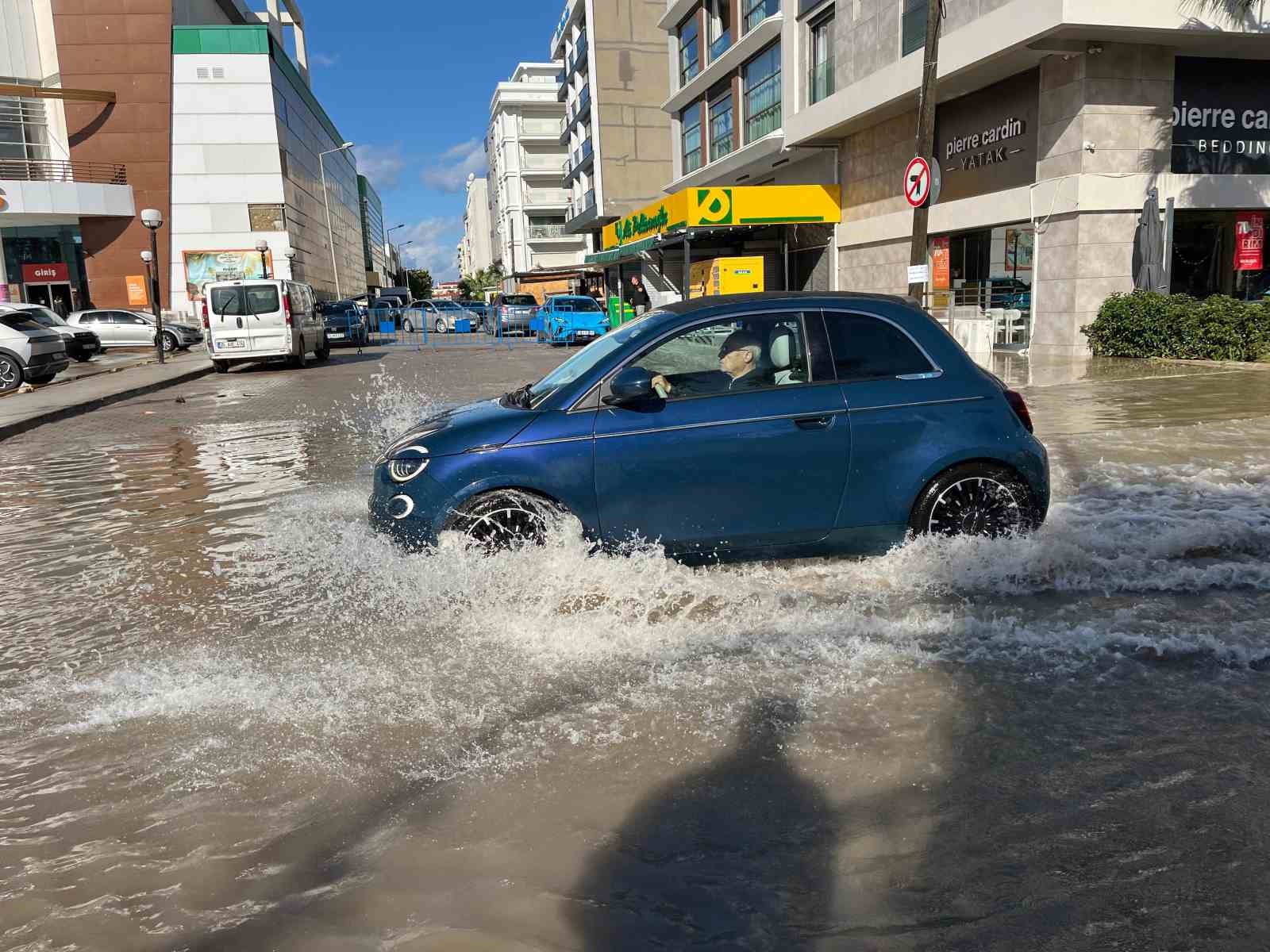 saganak-yagis-cesmede-sele-neden-oldu
