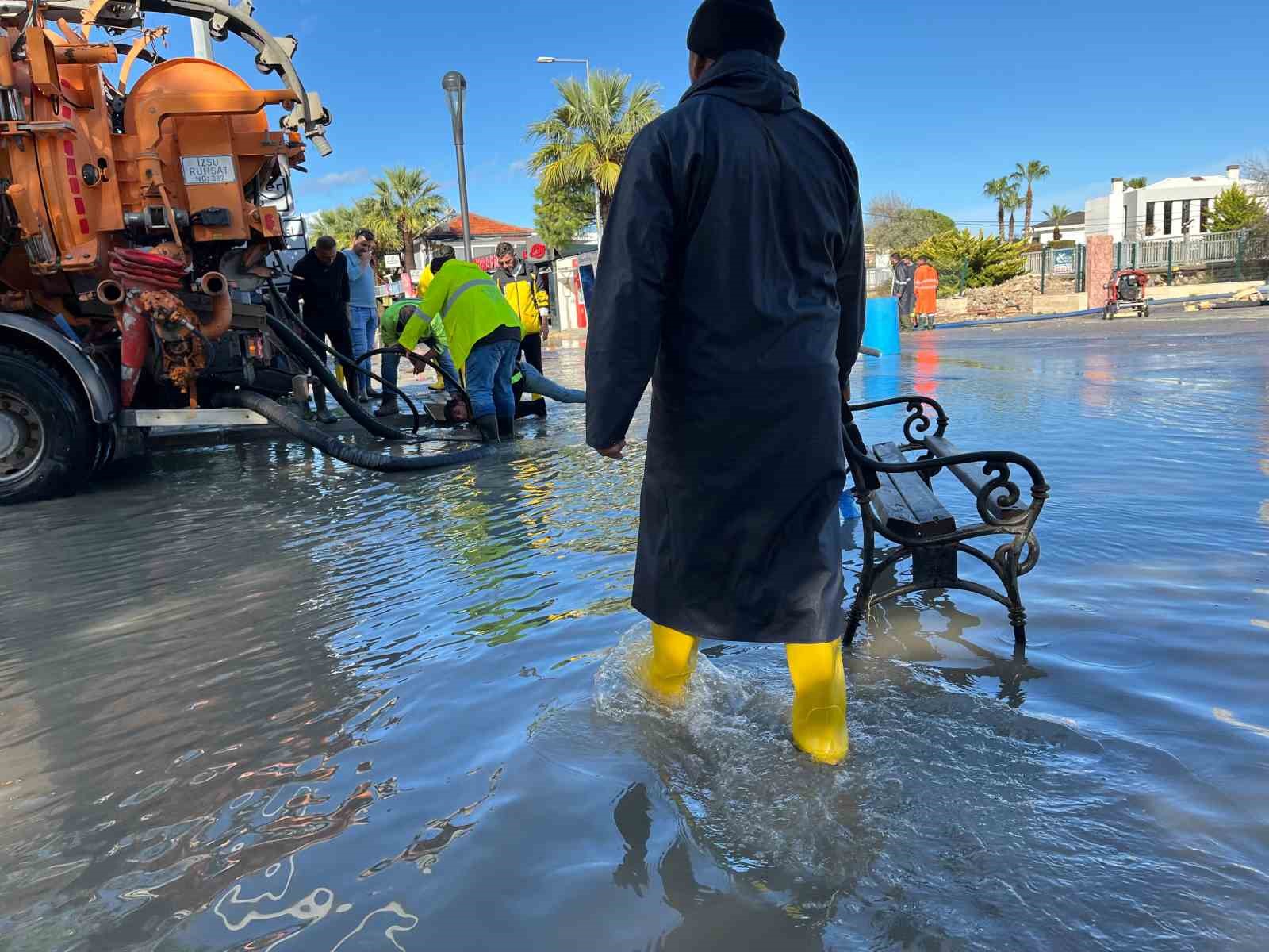 saganak-yagis-cesmede-sele-neden-oldu