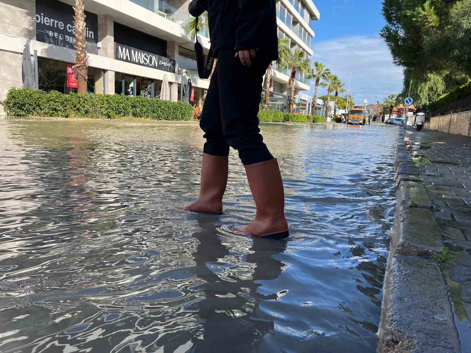 saganak-yagis-cesmede-sele-neden-oldu