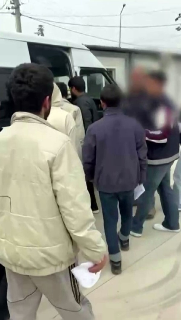 sakaryada-gocmen-kacakciligi-operasyonu-13-duzensiz-gocmen-yakalandi