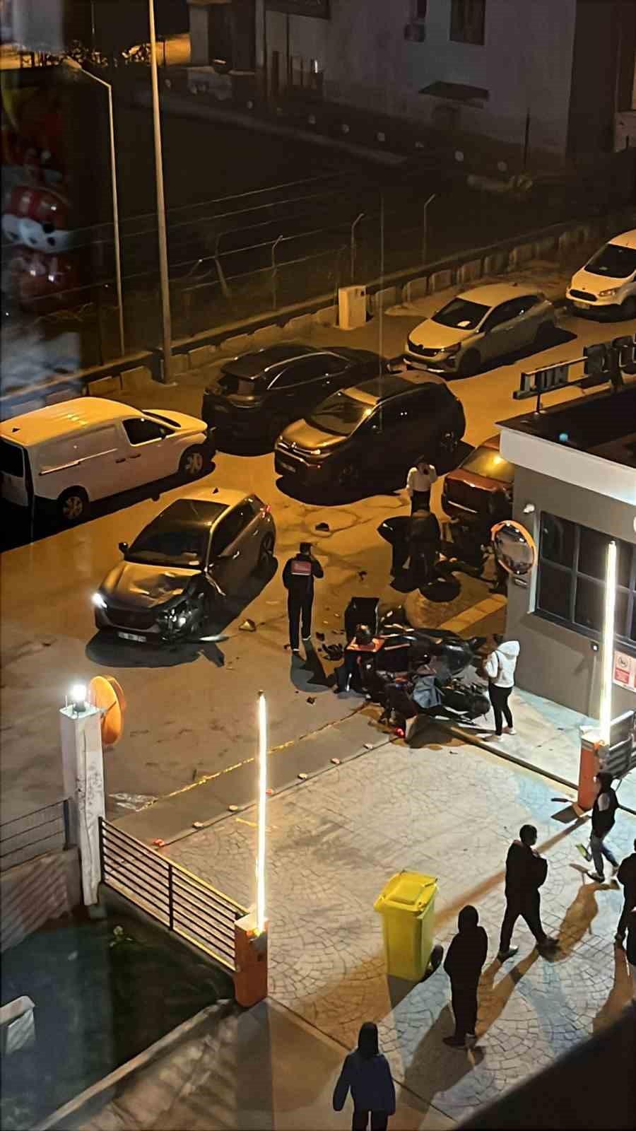 samsunda-motokurye-ile-otomobil-kafa-kafaya-carpisti-1-yarali