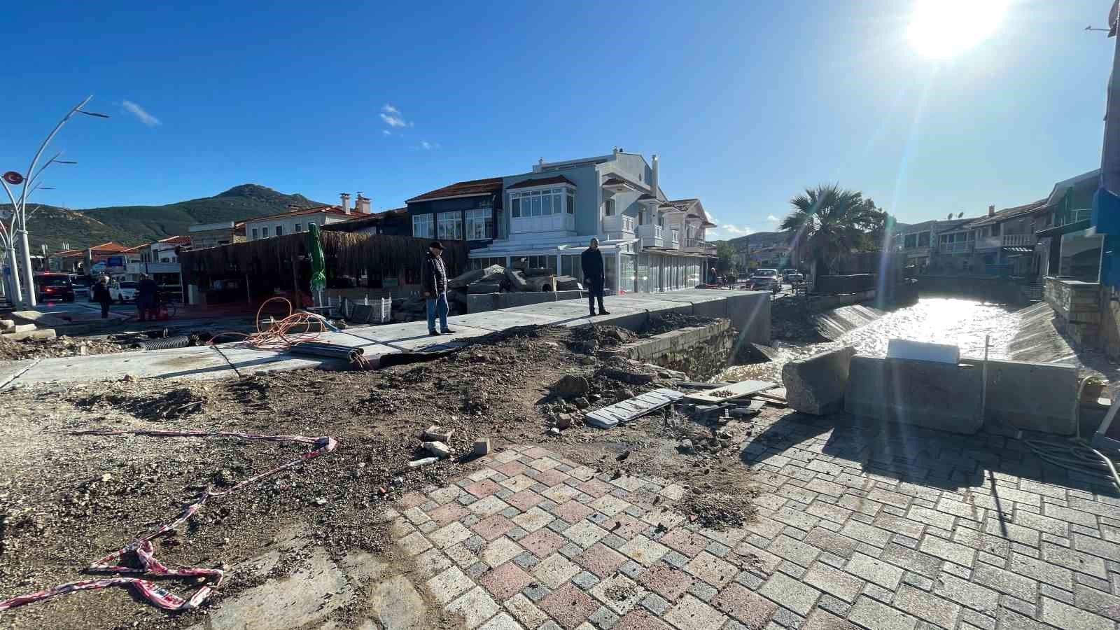 selin-etkiledigi-focanin-sokaklari-venedike-dondu