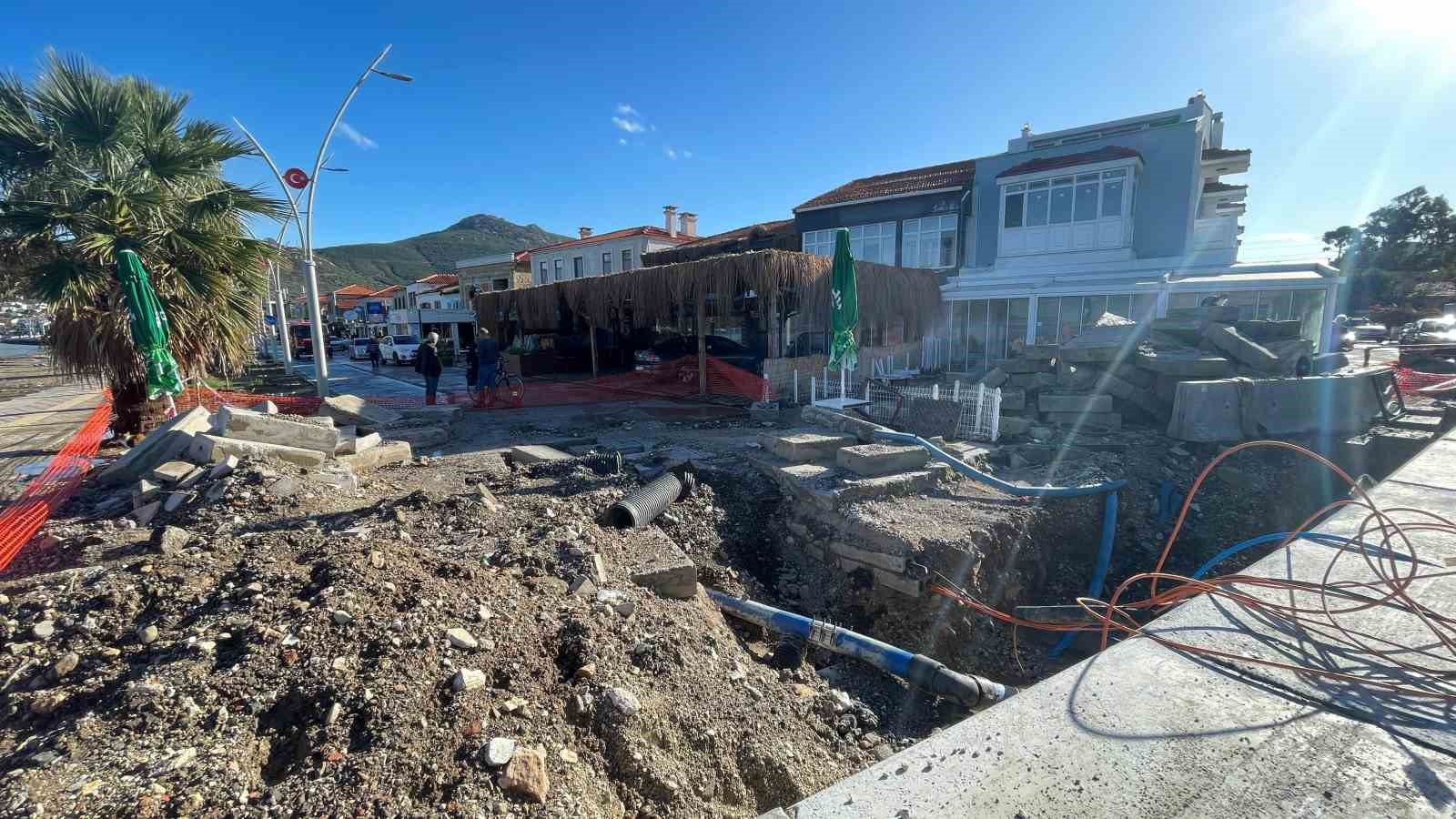 selin-etkiledigi-focanin-sokaklari-venedike-dondu