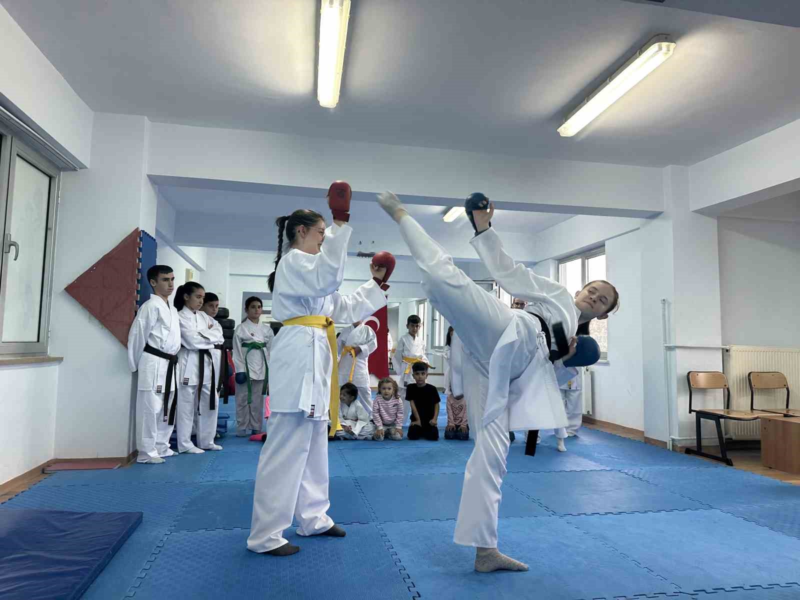 tekirdagda-gelecegin-karatecileri-yetisiyor