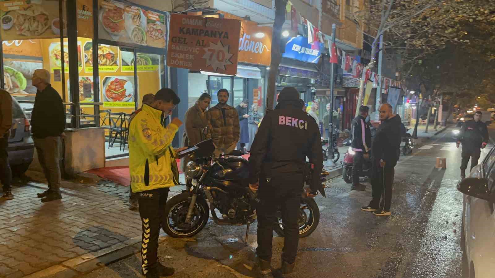 tekirdagda-motosikletlinin-metrelerce-suruklendigi-kaza-kamerada-olay-yerinde-tansiyon-yukseldi