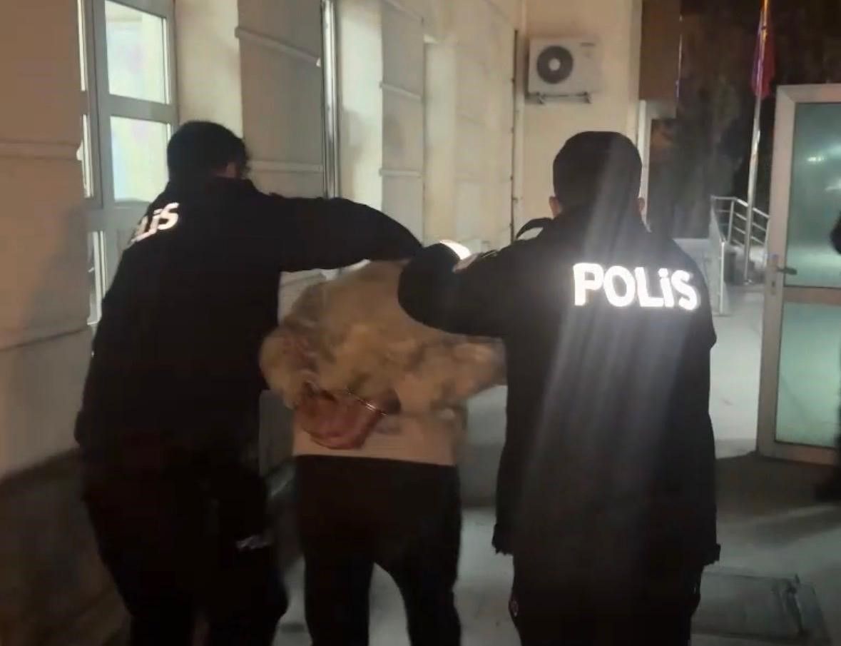 temizlik-icin-girdigi-evdeki-ziynet-esyalarini-caldi-1-gozalti