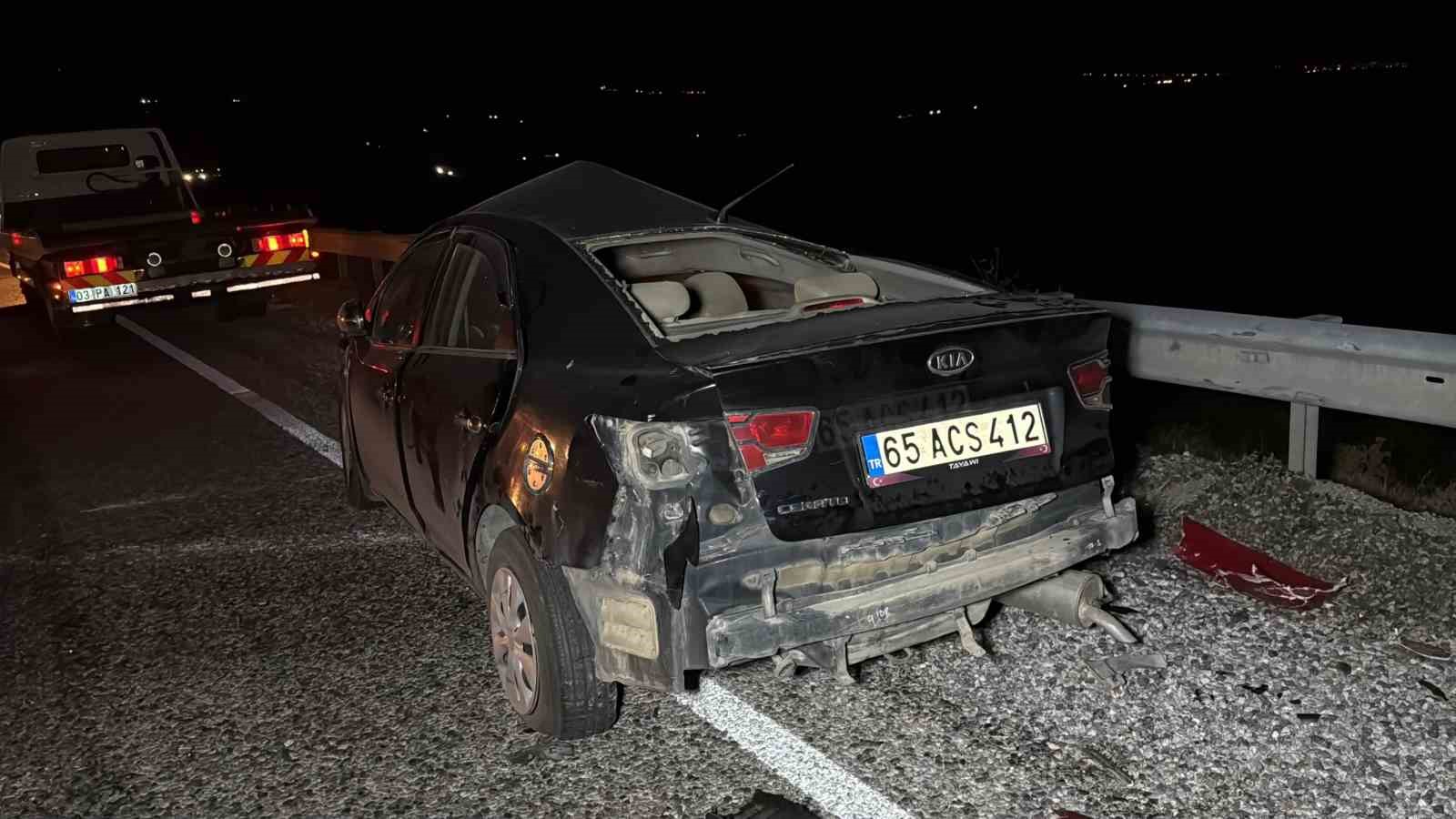 tira-carpan-otomobilde-4-kisi-yaralandi