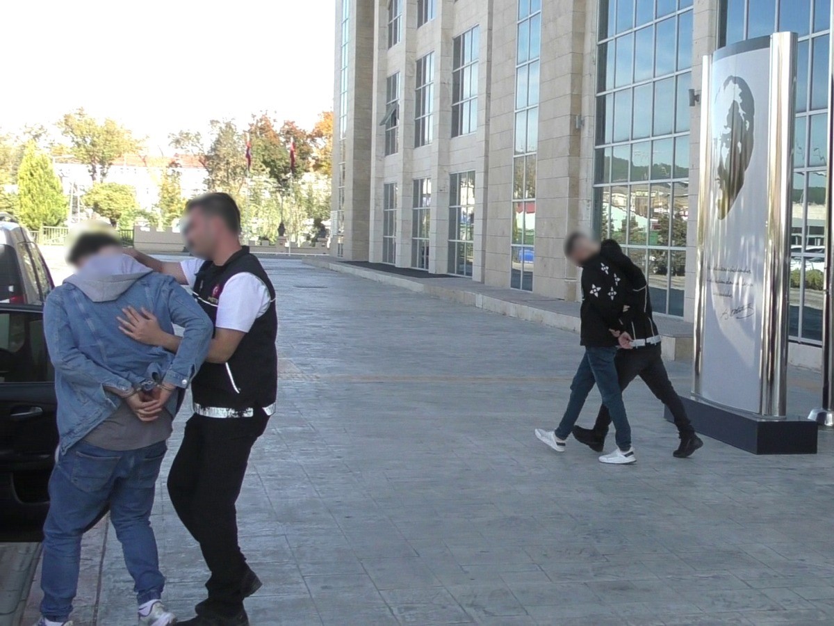 usakta-uyusturucu-operasyonu-4-kisi-tutuklandi