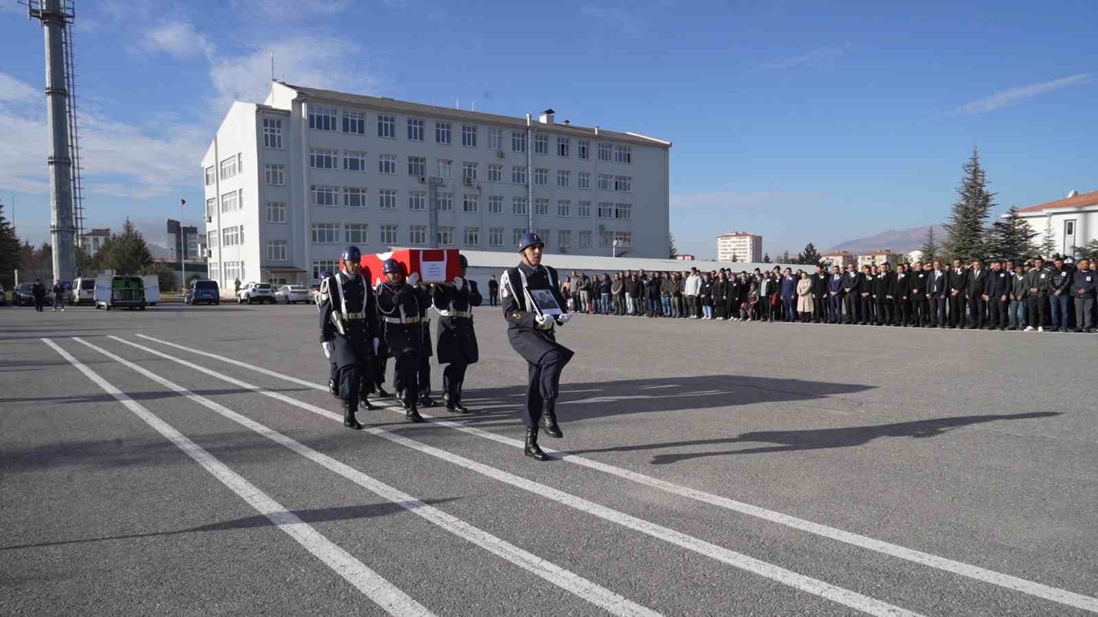 vefat-eden-komutan-icin-askeri-toren-duzenlendi