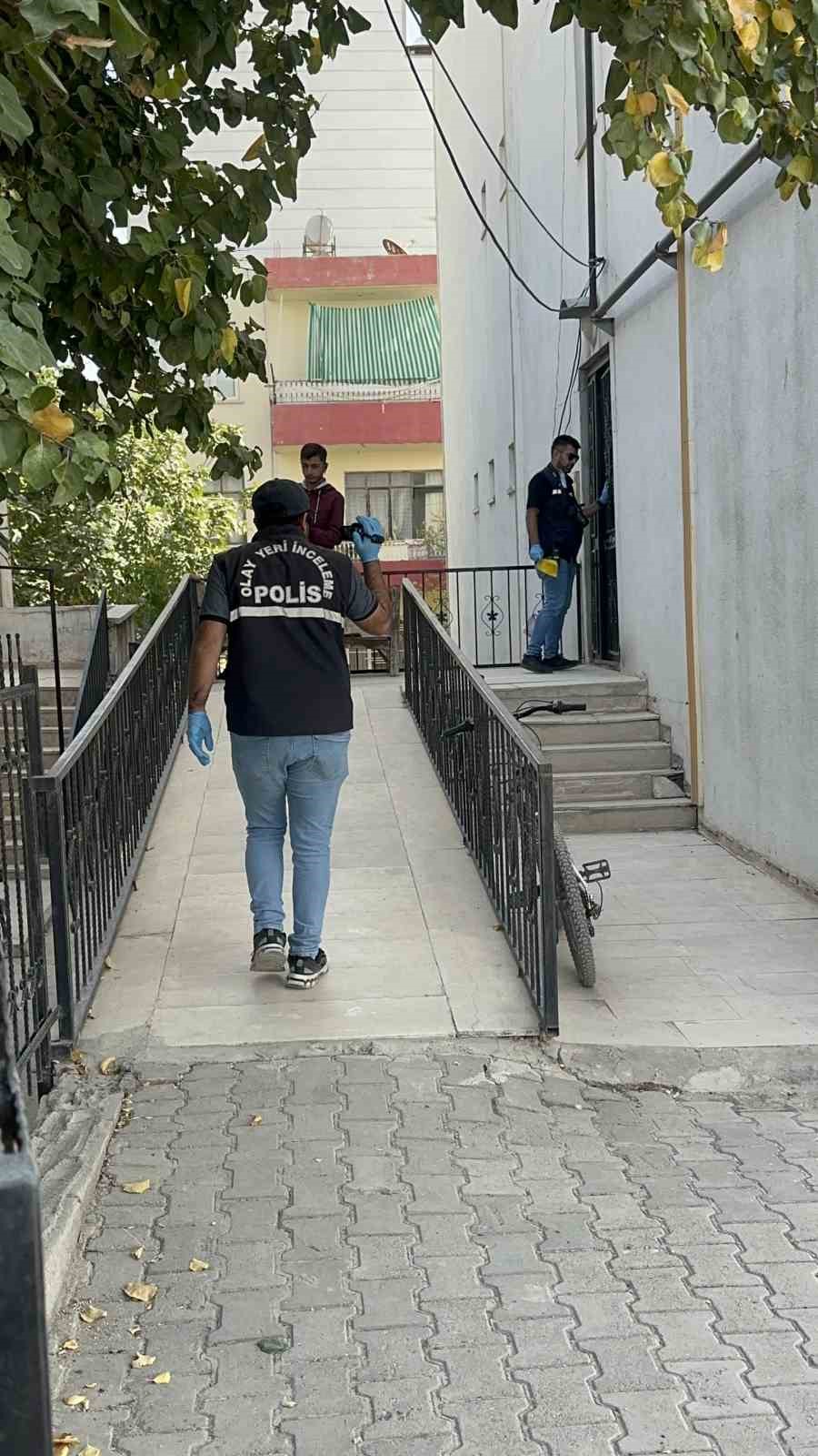 yasli-kadin-evinde-olu-bulundu