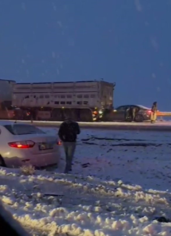 yogun-kar-yagisi-kazalari-beraberinde-getirdi-1-olu-5-yarali