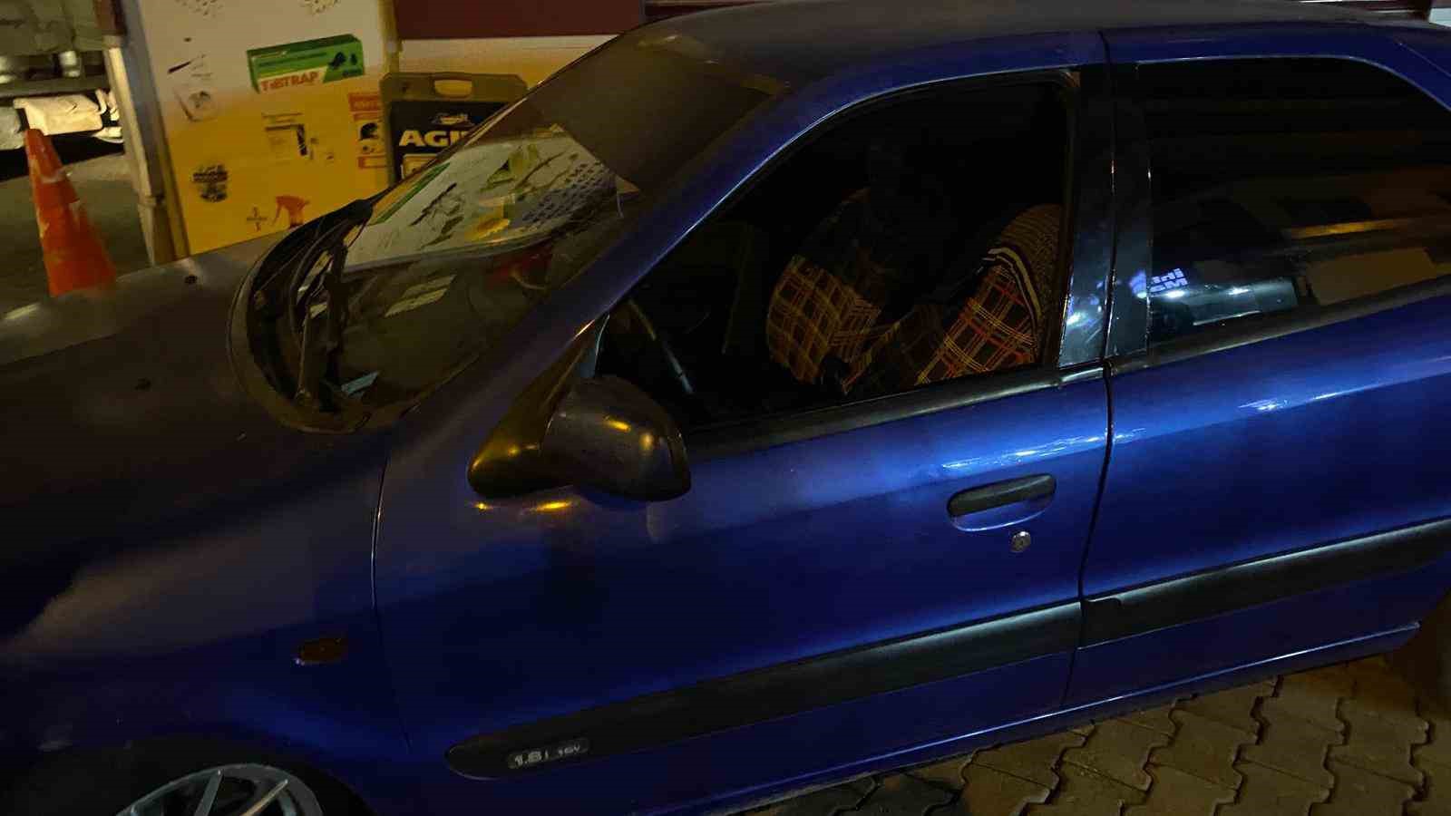 alkolun-etkisi-ile-aracta-sizdi-vatandaslar-hayatindan-endise-etti