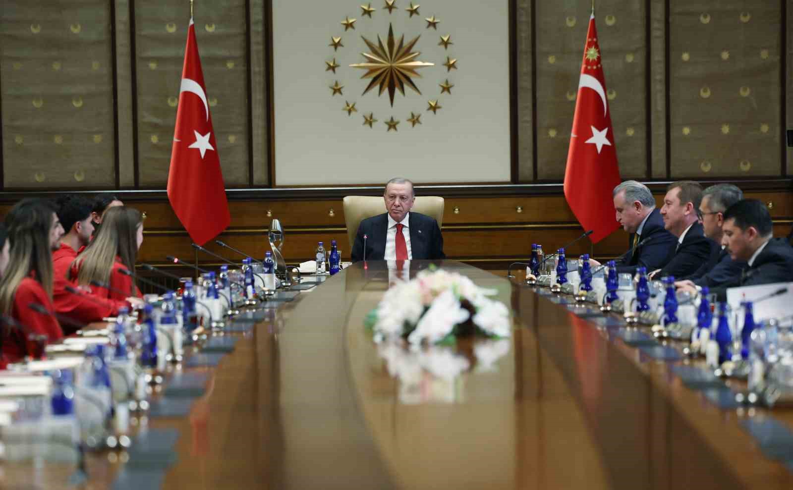 cumhurbaskani-erdogan-sporda-da-turkiye-yuzyili-hedeflerimize-ulasmak-icin-buyuk-bir-caba-harciyoruz