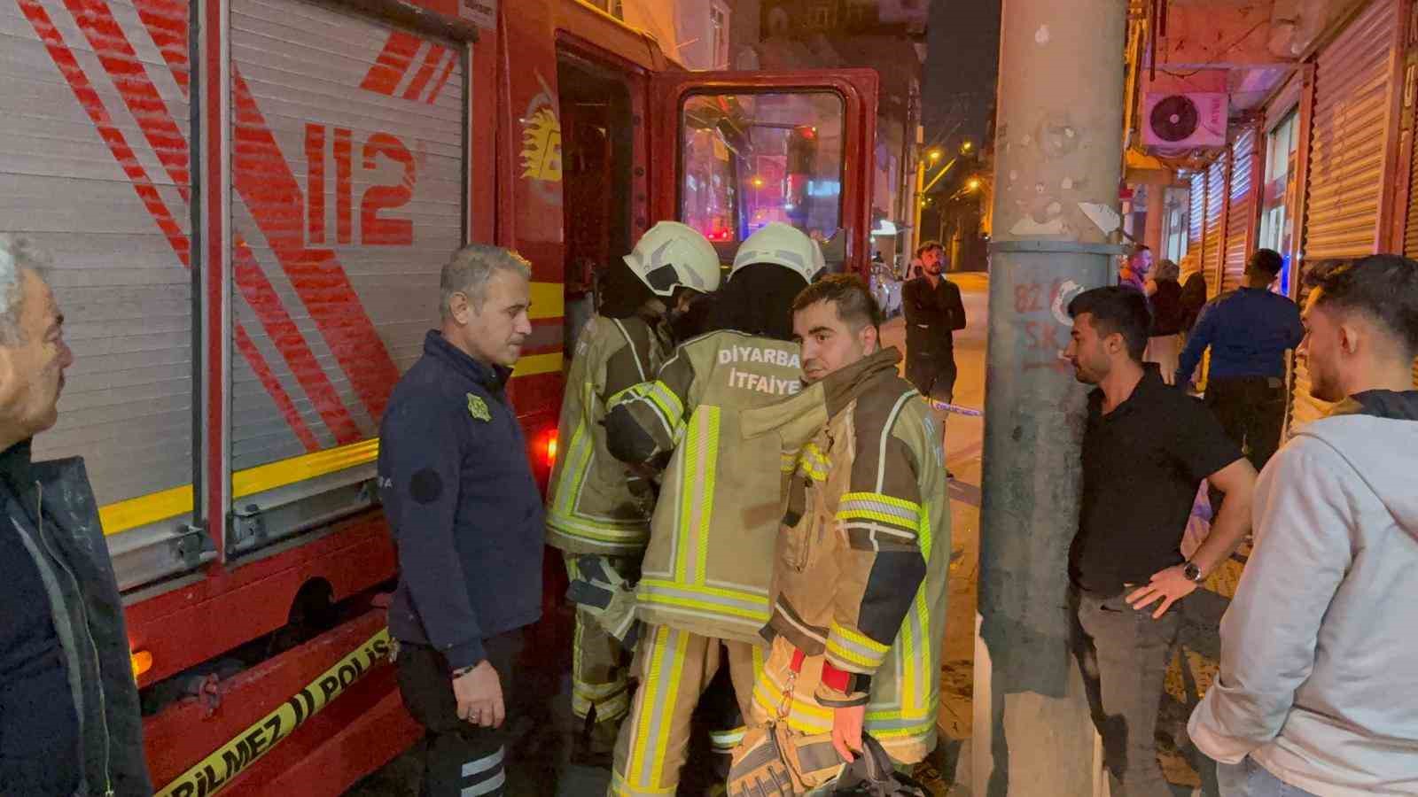 esiyle-tartisti-evini-atese-verdi