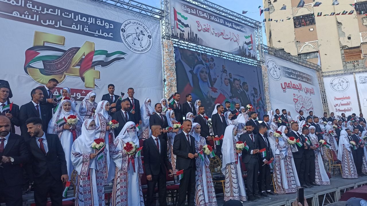 gazzede-54-cift-savasin-golgesinde-dunya-evine-girdi