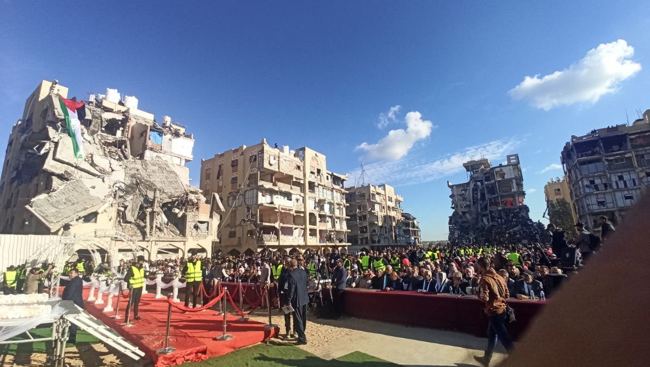 gazzede-54-cift-savasin-golgesinde-dunya-evine-girdi