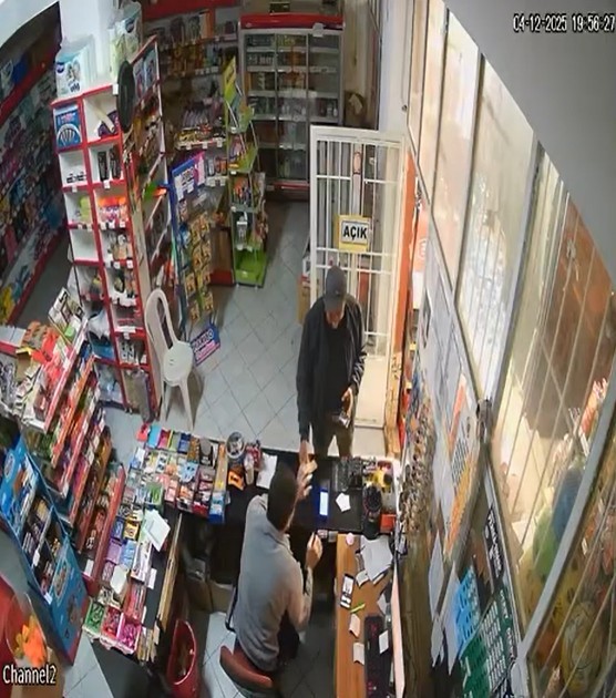 ispartada-daglik-alanda-yanmis-aracin-kenarinda-bassiz-erkek-cesedi-bulundu