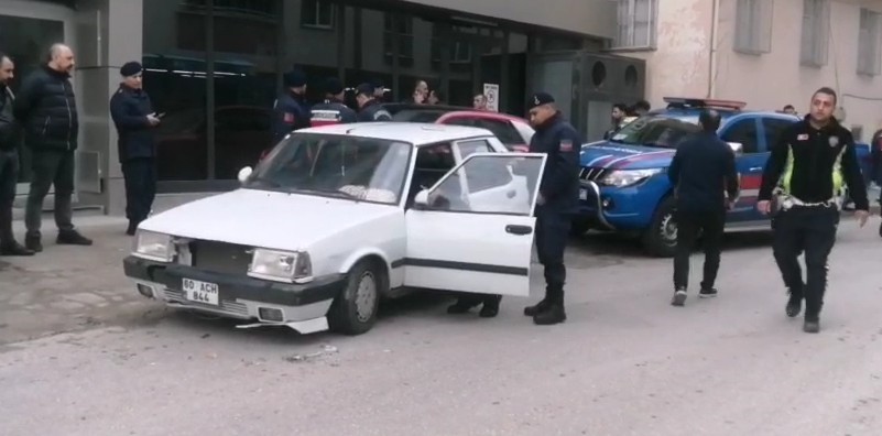 jandarma-personelini-yaralayan-surucu-kovalamaca-sonrasi-yakalandi