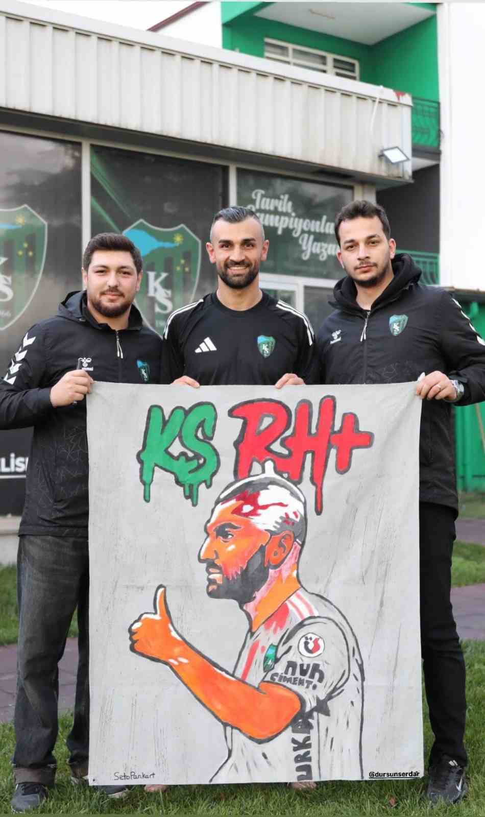 kocaelisporlu-taraftarlardan-serdar-dursuna-derbi-tepkisi