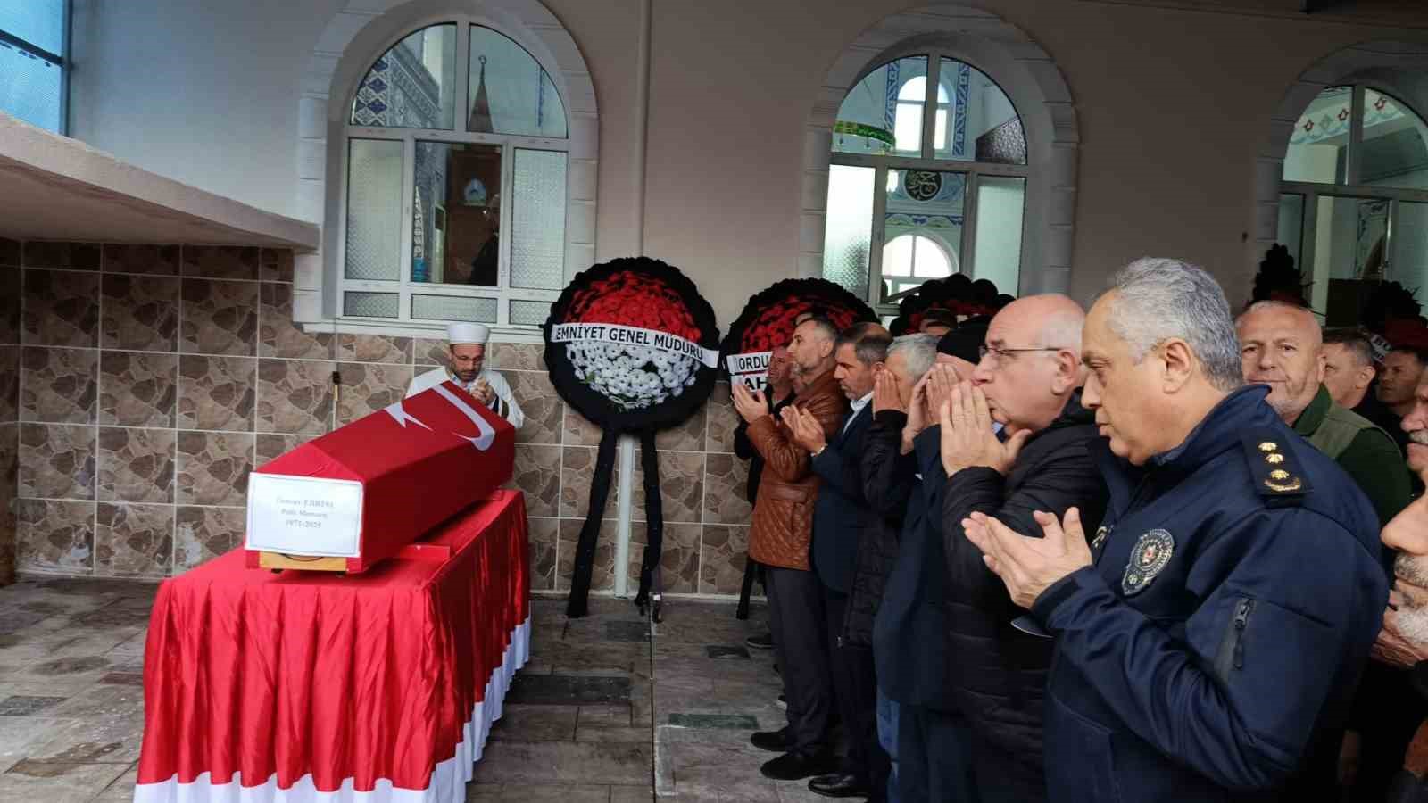 polis-memuru-samsunda-son-yolculuguna-ugurlandi