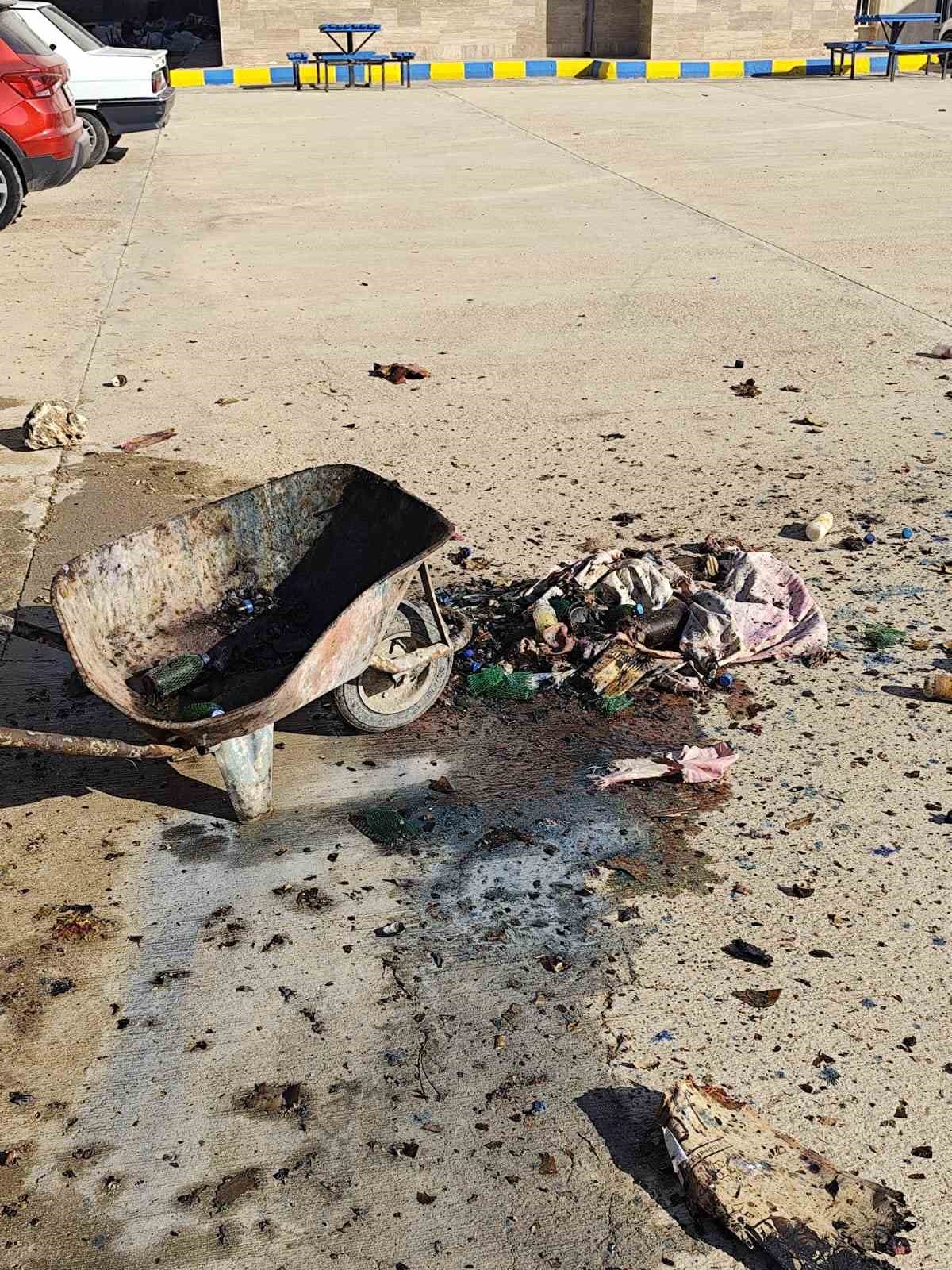 sanliurfada-bir-okulda-deney-tuplerinin-patlamasi-sonucu-2-kisi-yaralandi