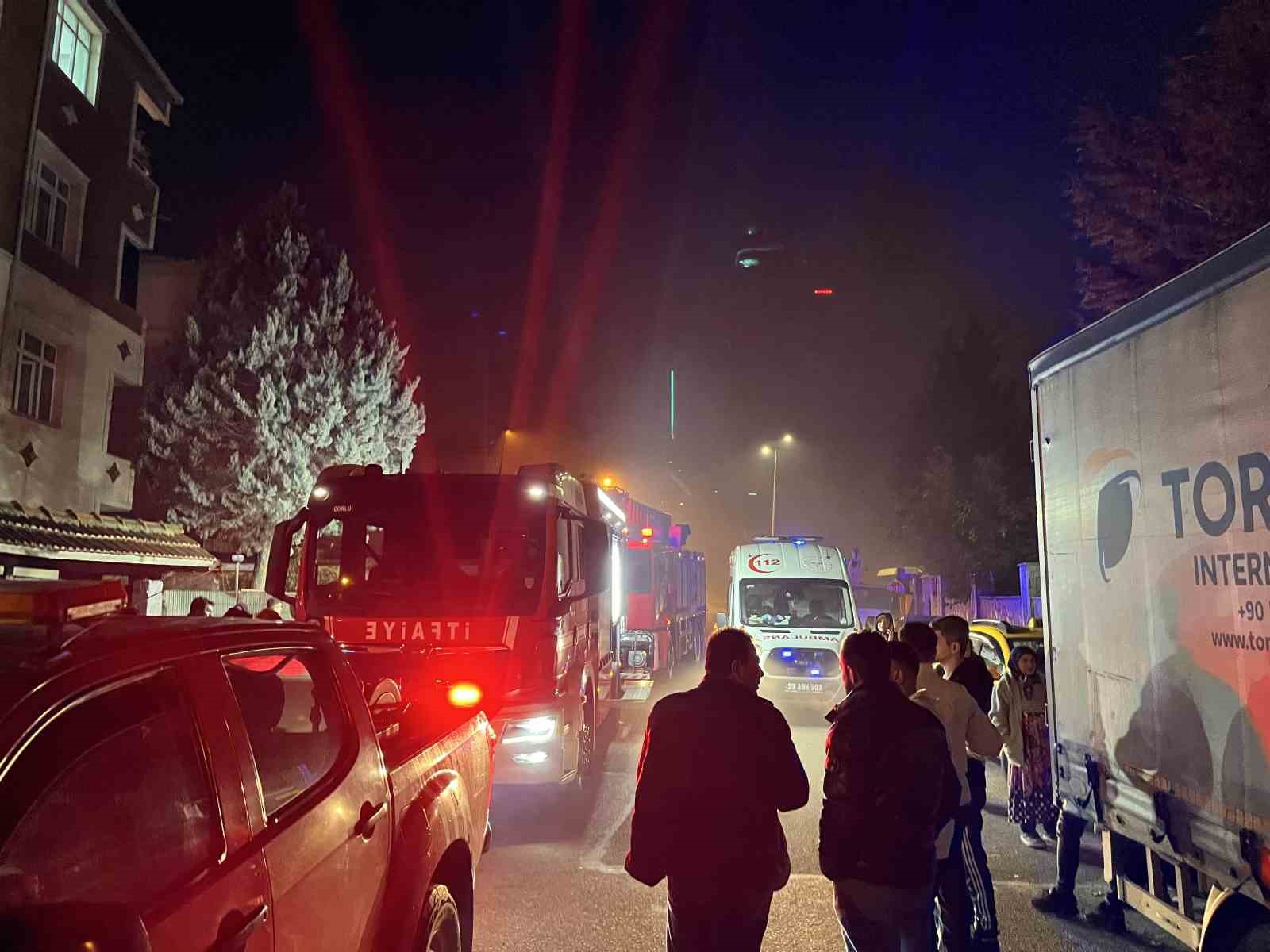 tasindigi-evdeki-ilk-gunde-cikan-yanginda-agir-yaralandi