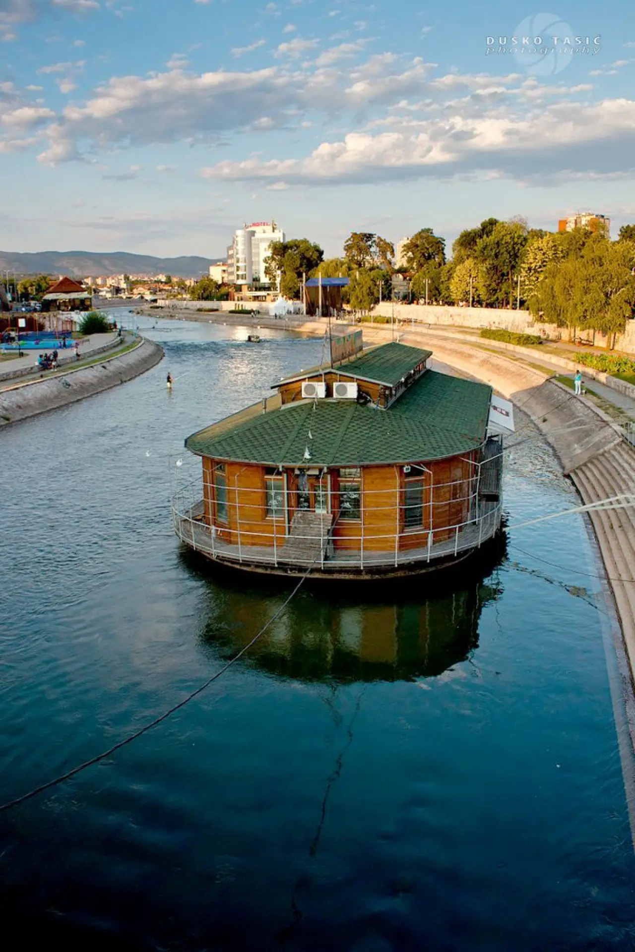 Şunları içerir: Niš, Serbia