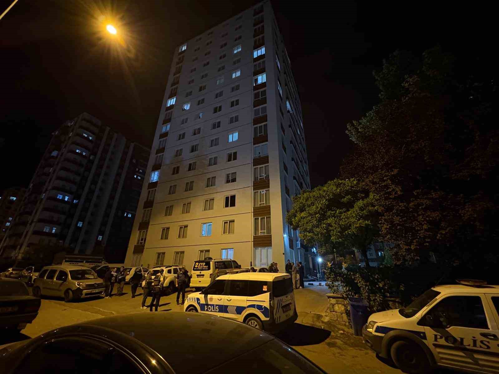 12-yasindaki-cocuk-uvey-babasini-bicakladi