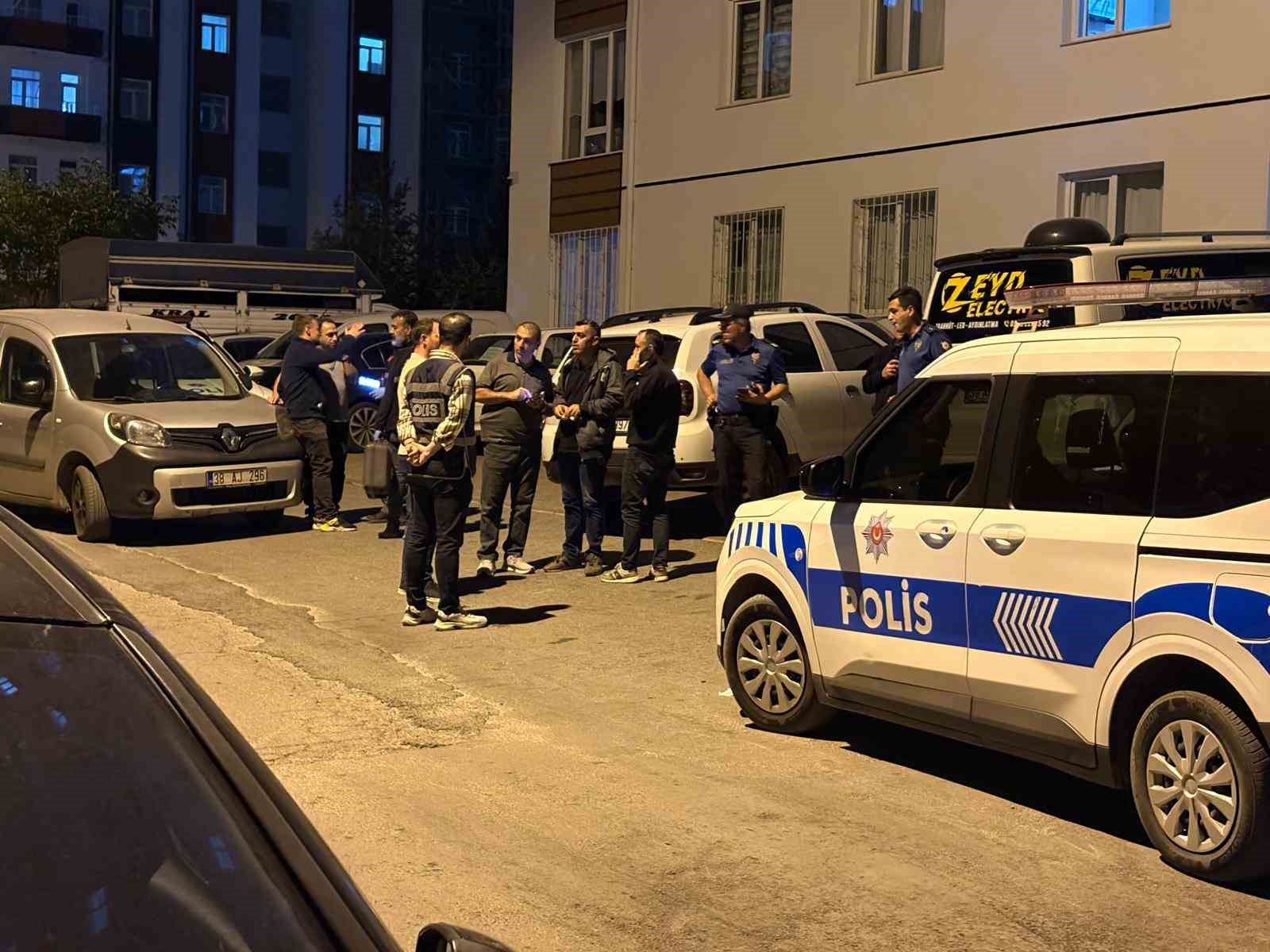 12-yasindaki-cocuk-uvey-babasini-bicakladi