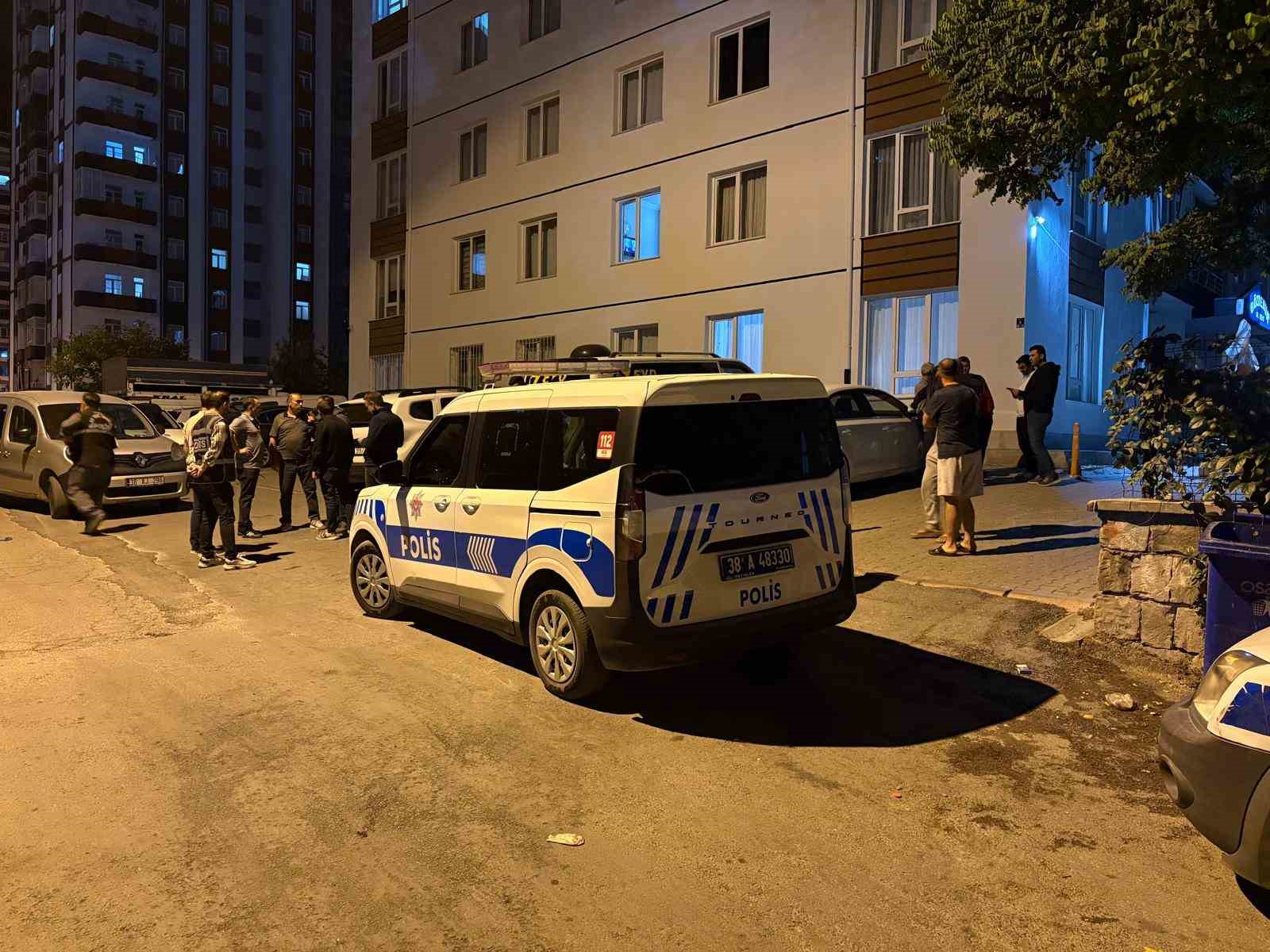 12-yasindaki-cocuk-uvey-babasini-bicakladi