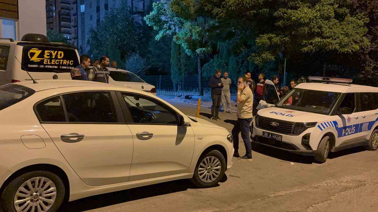 12-yasindaki-cocuk-uvey-babasini-bicakladi