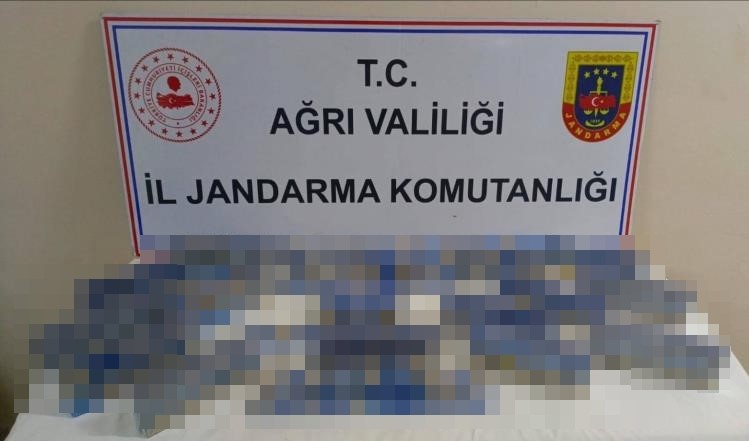 agrida-bin-227-paket-gumruk-kacagi-sigara-ele-gecirildi