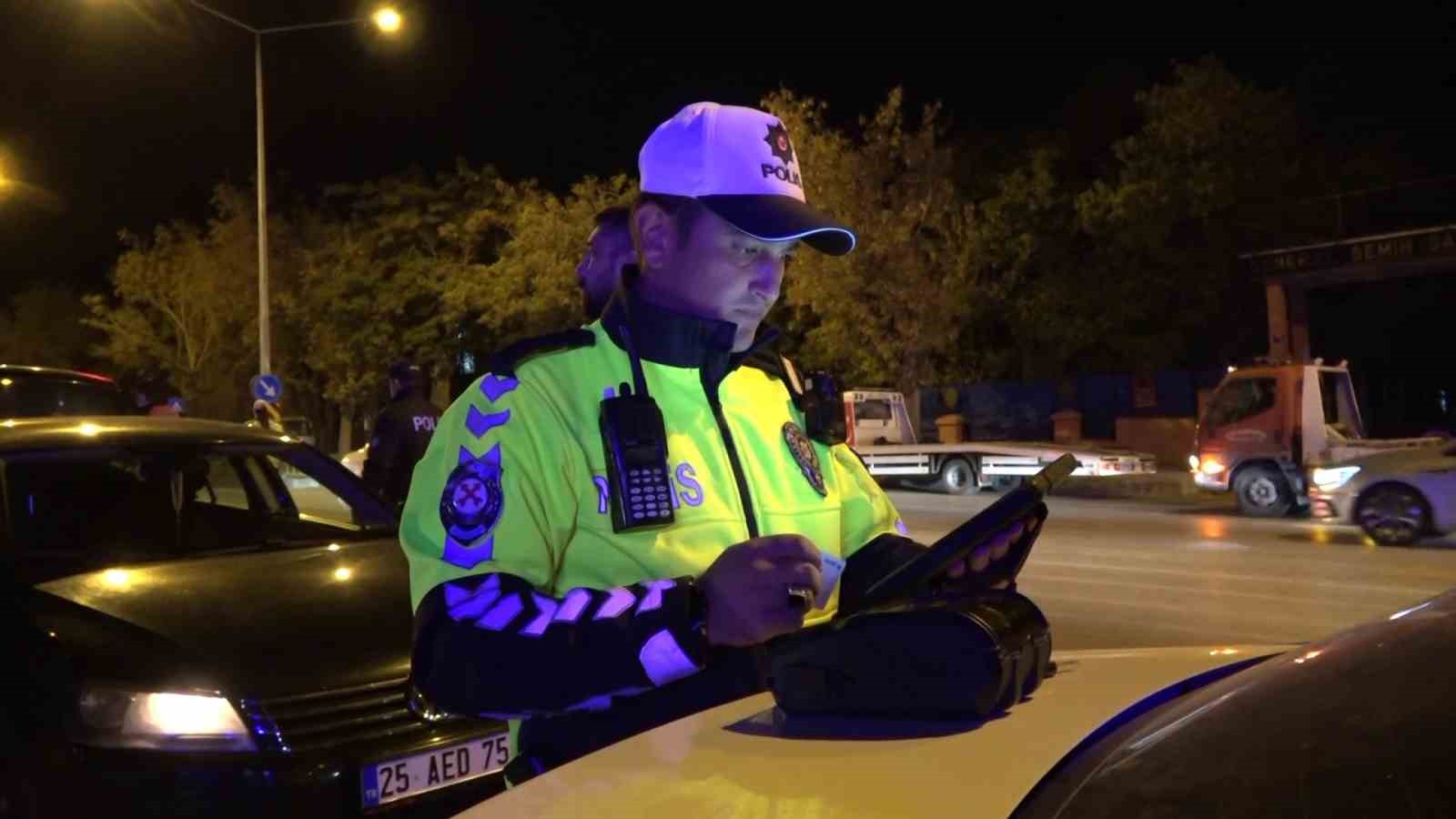 erzurumda-55-ekip-ve-600-polisin-katilimiyla-uygulama-yapildi